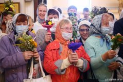 В праздник Успения Пресвятой Богородицы епископ Антоний совершил Божественную литургию в Покровском кафедральном соборе города Гродно