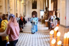 Епископ Антоний совершил всенощное бдение с чином Погребения Пресвятой Богородицы в Покровском соборе