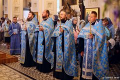 Епископ Антоний совершил всенощное бдение с чином Погребения Пресвятой Богородицы в Покровском соборе