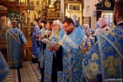 Епископ Антоний совершил всенощное бдение с чином Погребения Пресвятой Богородицы в Покровском соборе
