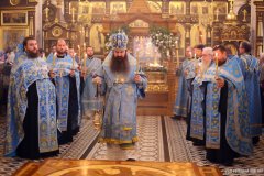 Епископ Антоний совершил всенощное бдение с чином Погребения Пресвятой Богородицы в Покровском соборе