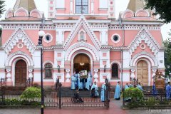 Епископ Антоний совершил всенощное бдение с чином Погребения Пресвятой Богородицы в Покровском соборе