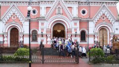 Епископ Антоний совершил всенощное бдение с чином Погребения Пресвятой Богородицы в Покровском соборе