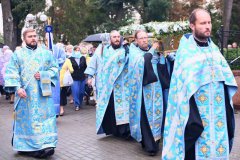 Епископ Антоний совершил всенощное бдение с чином Погребения Пресвятой Богородицы в Покровском соборе