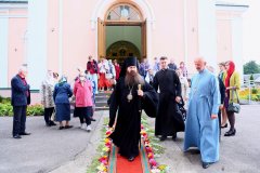Епископ Антоний совершил Божественную литургию в храме святителя Николая Чудотворца Большой Берестовицы