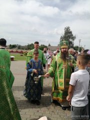 В день памяти преподобного Серафима Саровского епископ Антоний совершил Литургию в храме пророка Илии в агрогородке Обухово (новые фото)