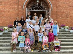 Сестричество прихода храма в честь иконы Божией Матери «Всех скорбящих Радость» города Мосты провело благотворительную акцию перед началом учебного года