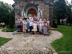 Прихожане храма Воскресения Христова в Гродно совершили паломничество в Жировичи и Великую Кракотку