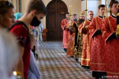 В канун праздника Усекновения главы Иоанна Крестителя епископ Антоний совершил всенощное бдение в Покровском кафедральном соборе города Гродно