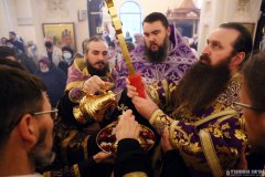 В канун праздника Воздвижения Креста Господня архиепископ Антоний совершил всенощное бдение в Покровском кафедральном соборе города Гродно В канун праздника Воздвижения Креста Господня архиепископ Антоний совершил всенощное бдение в Покровском кафедральном соборе города Гродно