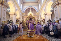 В праздник Воздвижения Креста Господня архиепископ Антоний возглавил Литургию в Покровском кафедральном  соборе города Гродно [+ ВИДЕО]