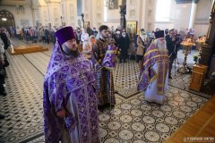 В праздник Воздвижения Креста Господня архиепископ Антоний возглавил Литургию в Покровском кафедральном  соборе города Гродно [+ ВИДЕО]