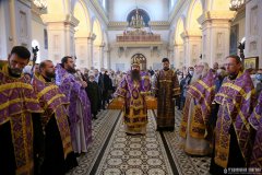 В праздник Воздвижения Креста Господня архиепископ Антоний возглавил Литургию в Покровском кафедральном  соборе города Гродно [+ ВИДЕО]