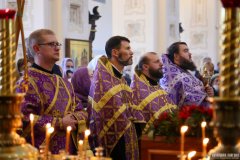В праздник Воздвижения Креста Господня архиепископ Антоний возглавил Литургию в Покровском кафедральном  соборе города Гродно [+ ВИДЕО]