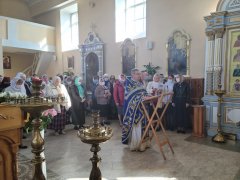 В зельвенском храме Святой Живоначальной Троицы отслужен молебен о сохранении творения Божия