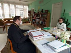 Руководитель епархиального отдела образования провел консультации для педагогов-инноваторов Руководитель епархиального отдела образования провел консультации для педагогов-инноваторов