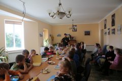 Начался новый учебный год в воскресной школе Свято-Троицкого храма в Зельве Начался новый учебный год в воскресной школе Свято-Троицкого храма в Зельве