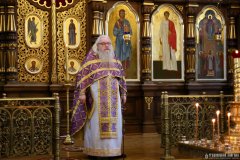 В Неделю по Воздвижении архиепископ Антоний совершил Литургию в Покровском кафедральном соборе города Гродно [+ ВИДЕО]