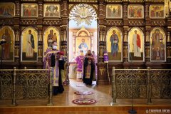 В Неделю по Воздвижении архиепископ Антоний совершил Литургию в Покровском кафедральном соборе города Гродно [+ ВИДЕО]