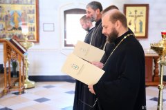 Правящий архиерей привел к присяге судей Епархиального суда Правящий архиерей привел к присяге судей Епархиального суда