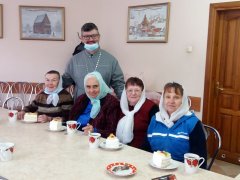 Труженицы гродненского Свято-Владимирского прихода получили подарки в честь Покрова Пресвятой Богородицы Труженицы гродненского Свято-Владимирского прихода получили подарки в честь Покрова Пресвятой Богородицы