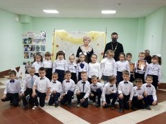 Протоиерей Кирилл Близнюк принял участие в праздновании Дня матери в третьей школе Скиделя Протоиерей Кирилл Близнюк принял участие в праздновании Дня матери в третьей школе Скиделя