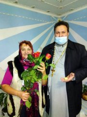Протоиерей Игорь Волков поздравил с праздником Покрова Пресвятой Богородицы многодетных прихожанок Протоиерей Игорь Волков поздравил с праздником Покрова Пресвятой Богородицы многодетных прихожанок