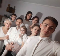 «Это как космос, как бесконечность: их много, а будет еще больше, и в каждом — ты». Многодетные матушки рассказывают о своем опыте «Это как космос, как бесконечность: их много, а будет еще больше, и в каждом — ты». Многодетные матушки рассказывают о своем опыте