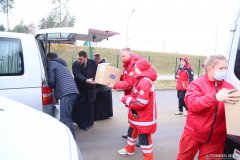 Гродненская епархия передала первую партию гуманитарной помощи беженцам Гродненская епархия передала первую партию гуманитарной помощи беженцам