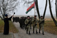 Протоиерей Димитрий Белоцкий напутствовал бойцов стрелкового батальона   