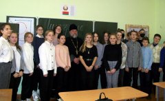 Иерей Сергий Ермаков провел урок в скидельской школе № 2 