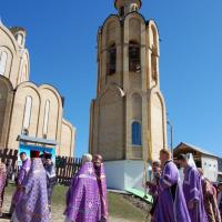Архиепископ Артемий освятил крест и купол Благовещенской церкви Волковыска