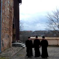 5 декабря 2013г.Архиепископ Артемий посетил выставку современных икон в Борисо-Глебском (Коложском) храме