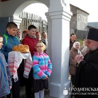 7 апреля 2014 года. Архиепископ Артемий совершил литургию в Благовещенской церкви Волковыска