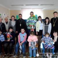 28 апреля 2014 года. Братчики города Скиделя посетили центр коррекции и развития ребёнка