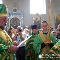 8 июня 2014 года. В день Святой Пятидесятницы архиепископ Артемий совершил литургию в храме поселка Зельва