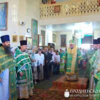 10 июня 2014 года. Архиепископ Артемий совершил литургию в храме Святой Троицы городского поселка Порозово