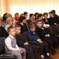 14 мая 2015 года. Священник принял участие в общешкольном собрании в поселке Зельва
