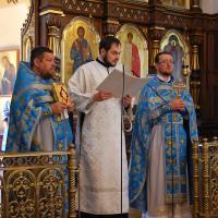 21 июля 2015 года. В день памяти явления Казанской иконы Божией Матери архиепископ Артемий совершил литургию и хиротонию в кафедральном соборе города Гродно