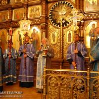 У Свята-Пакроўскі кафедральны сабор прывязлі Благадатны агонь ад гроба Хрыста ў Іерусаліме
