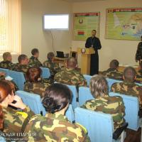 15 сентября 2015 года. Священник встретился с военнослужащими 3-го отдельного стрелкового батальона