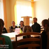 14 октября 2015 года. В день Покрова Богородицы священник посетил школу деревни Пархимовцы