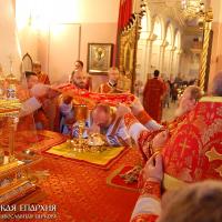 2 ноября 2015 года. Архиепископ Артемий совершил Божественную литургию в кафедральном соборе города Гродно