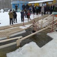 В Волковыске прошло традиционное крещенское купание