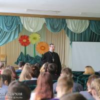 Священник провел беседу о Великом посте с учениками Зельвенской средней школы №2