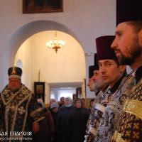 Архиепископ Артемий совершил Литургию Преждеосвященных Даров в храме в честь Святого Духа деревни Озеры