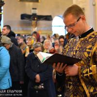В Великий Четверток архиепископ Артемий совершил литургию в кафедральном соборе Гродно