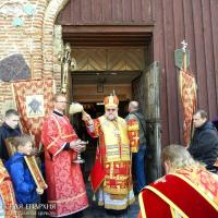 В день святых жен-мироносиц архиепископ Артемий совершил литургию в Коложской церкви