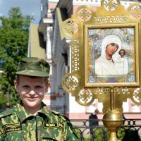 Пасхальный автопробег в честь 71-летия Победы остановился у стен Покровского собора