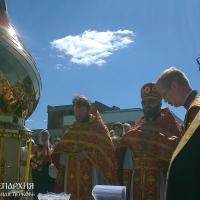 Архиепископ Артемий освятил купол и крест строящегося храма поселка Пограничный